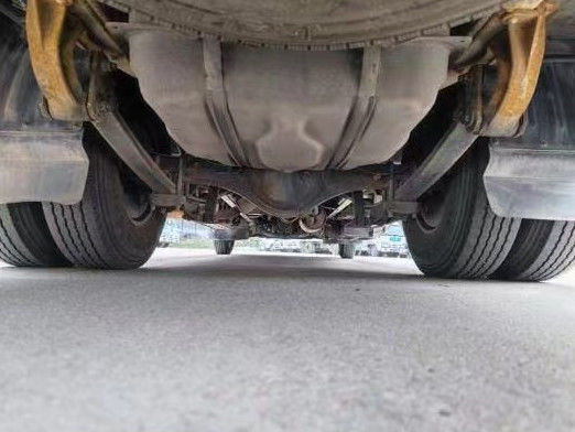 23 مقعدًا مستخدمة  حافلة ذات نافذة مانعة للتسرب ناقل حركة يدوي