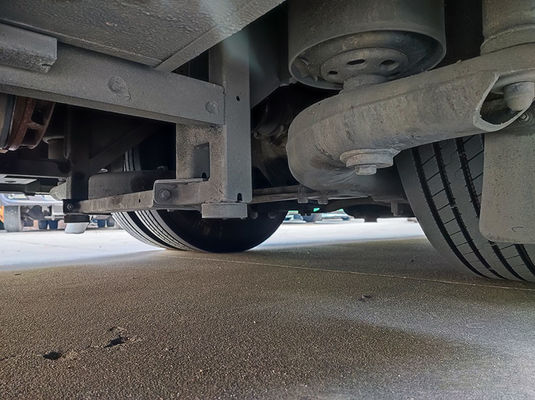 الحافلات الوردية الفاخرة المستخدمة اليورو 5 LHD الحافلة الديزل المستخدمة للبيع