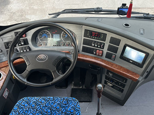 حافلة مستعملة ذات 47 مقعدًا مع محرك ديزل، قيادة يسرى