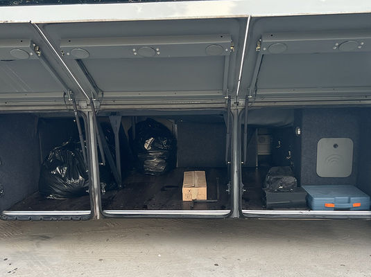 حافلة مستعملة ذات 47 مقعدًا مع محرك ديزل، قيادة يسرى