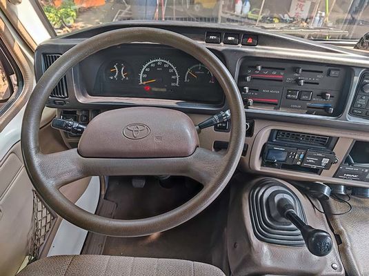 حافلة مستعملة 20 مقعدًا 120 كم/ساعة LHD مستعملة ذات عجلة قيادة يسارية