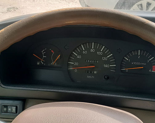 حافلة مستعملة 23 مقعدًا، حافلة صغيرة بمقود على اليسار، وناقل حركة يدوي، ونوع وقود ديزل