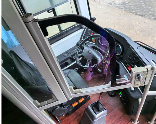 حافلة طويلة بـ 48 مقعدًا بسرعة قصوى 100 كم/ساعة وناقل حركة يدوي، طراز مستعمل