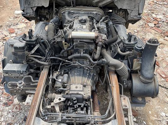 شاحنات إسوزو مستعملة 600p ELF 4X2 شاحنة خفيفة مستعملة 175 حصان محرك ديزل شاحنة شحن شاحنة