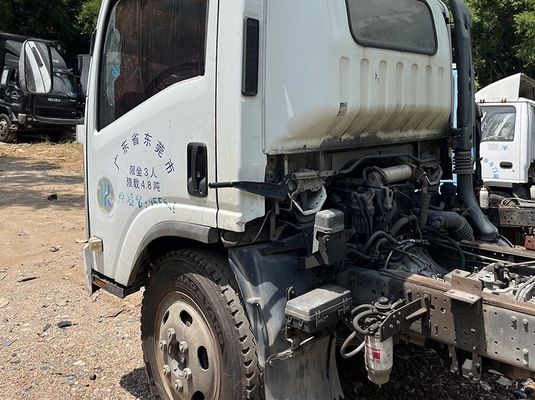 شاحنة شحن مستعملة ISUZU ELF 600P 700P شاحنة خفيفة 175 حصان محرك ديزل 4KH1 مع 3 مقاعد و 2 أبواب