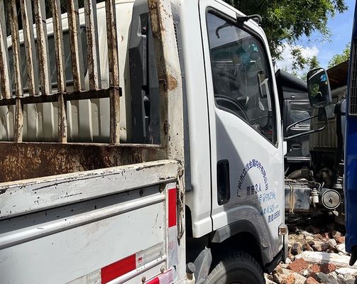 إيسوزو تستخدم شاحنة شحن مع 2 أبواب محرك الديزل شاحنة شاحنة خفيفة شاحنة صندوق شحن
