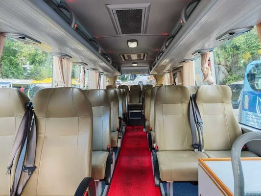 حافلة مستعملة بـ 28 مقعدًا، نوع الوقود كهربائي، والسرعة القصوى 100 كم/ساعة، بمحركات Yuchai بقوة 200 حصان