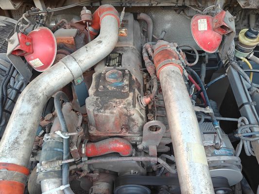 56 مقعد محرك الديزل LHD KLQ6106XQE4 Uesd حافلة مدرسية مصنوعة في الصين