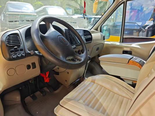 حافلة جيانغلينغ ترانزيت متوسطة الحجم بطول 5 أمتار و 15 مقعدًا وسرعة قصوى 120 كم/ساعة